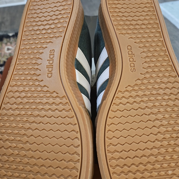 Adidas Men's Green Sneakers - Picture 5 of 7